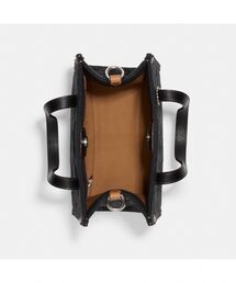 COACH（コーチ）の「フィールド トート 22・シグネチャー デニム