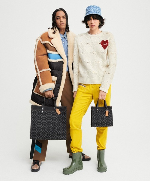 COACH（コーチ）の「フィールド トート 22・シグネチャー デニム