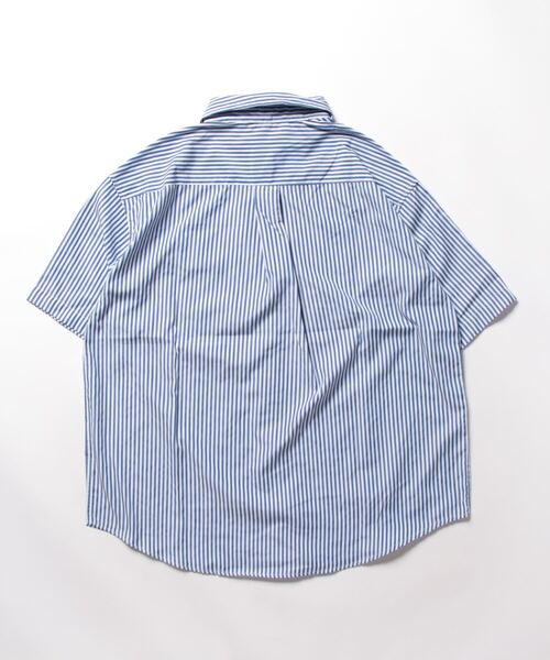coca(coca)(コカ)の「メンズストライプイニシャルサガラワッペンシャツ(シャツ/ブラウス・メンズ・ブルー/グリーン・M/L/XL)」の3枚目の写真