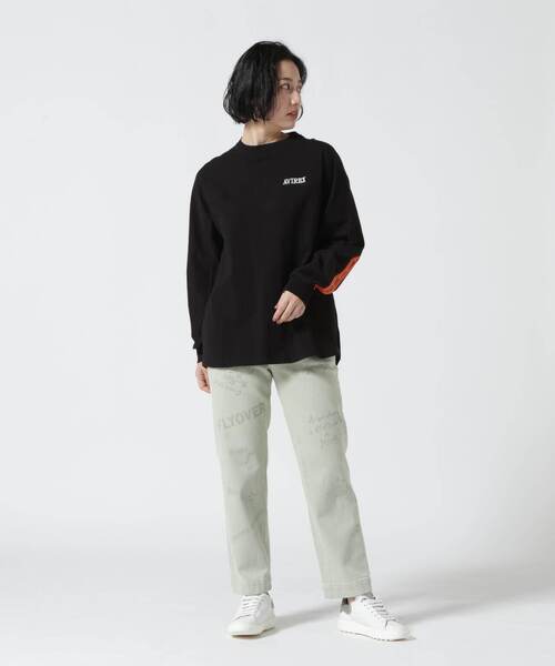 AVIREX(アヴィレックス)の「BACK LOGO TAPE TOPS/ バックロゴテープトップス(Tシャツ/カットソー・レディース・ブラック/ホワイト系2・F)」の4枚目の写真