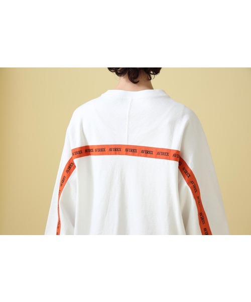 AVIREX(アヴィレックス)の「BACK LOGO TAPE TOPS/ バックロゴテープトップス(Tシャツ/カットソー・レディース・ブラック/ホワイト系2・F)」の15枚目の写真