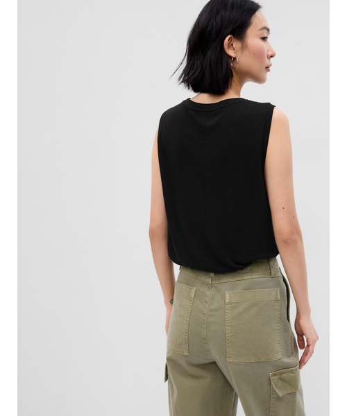 GAP（ギャップ）の「リネン混 シェルタンクトップ（タンクトップ・レディース・ブラック/ホワイト/ブラウン/グリーン・XS/S/M/L/XXS/XL）」の5枚目の写真