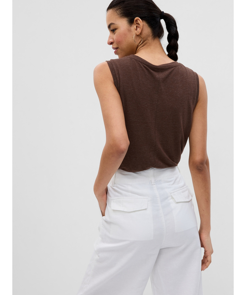 GAP（ギャップ）の「リネン混 シェルタンクトップ（タンクトップ・レディース・ブラック/ホワイト/ブラウン/グリーン・XS/S/M/L/XXS/XL）」の6枚目の写真
