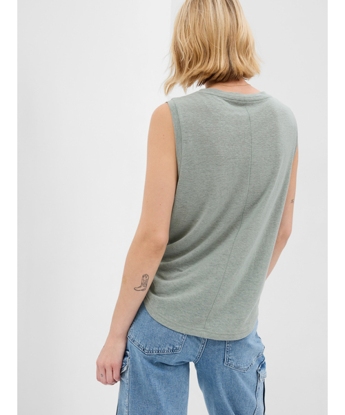 GAP（ギャップ）の「リネン混 シェルタンクトップ（タンクトップ・レディース・ブラック/ホワイト/ブラウン/グリーン・XS/S/M/L/XXS/XL）」の8枚目の写真