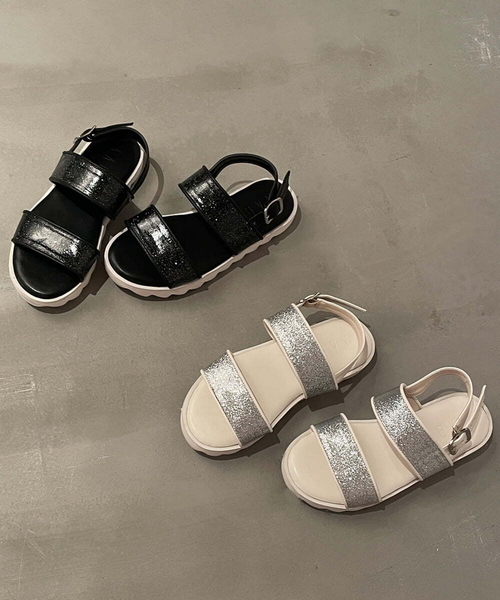 a.v.v（アーヴェヴェ）の「[KIDS]ラメストラップサンダル[WEB限定サイズ]（サンダル・キッズ・ブラック/シルバー・20/19/21/22/24/23）」の2枚目の写真