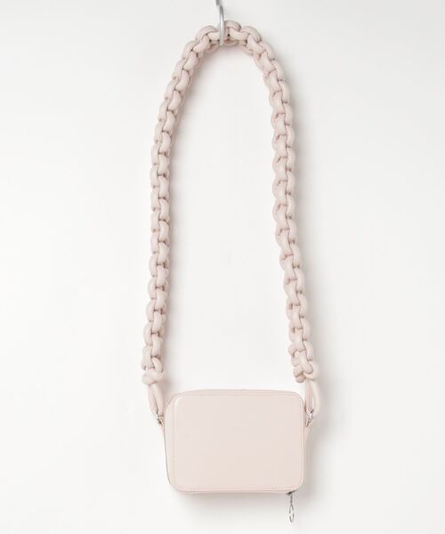 KARA（カラ）の「COBRA CAMERA BAG（ショルダーバッグ・レディース・ベビーピンク・ONE SIZE）」の3枚目の写真