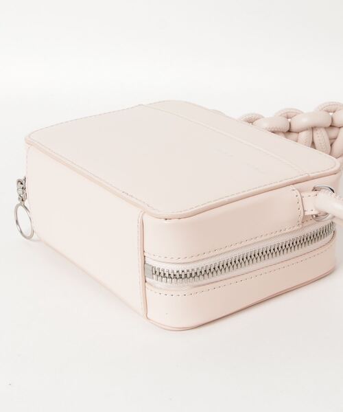 KARA（カラ）の「COBRA CAMERA BAG（ショルダーバッグ・レディース・ベビーピンク・ONE SIZE）」の2枚目の写真