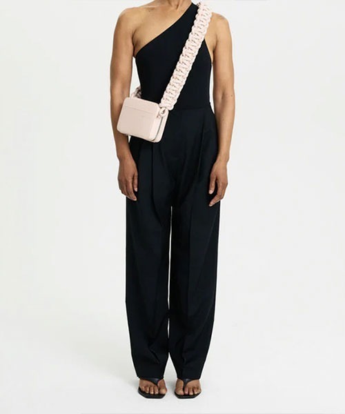 KARA（カラ）の「COBRA CAMERA BAG（ショルダーバッグ・レディース・ベビーピンク・ONE SIZE）」の6枚目の写真