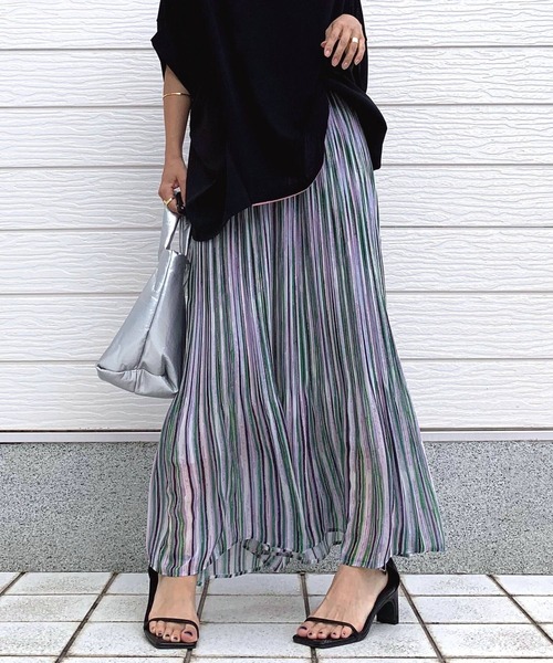 Q（キュー）の「ペイントストライププリーツスカート（スカート・レディース・パープル系/ブラウン系・MEDIUM）」の2枚目の写真