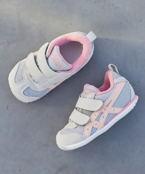 SUKUSUKU(スクスク)の「ASICS KIDS(アシックスキッズ)SUKU2(スクスク)メティッド BABY(スニーカー・キッズ・ライトグレー・15.5cm/13.5cm/14.5cm/15.0cm/14.0cm/13.0cm)」の1枚目の写真