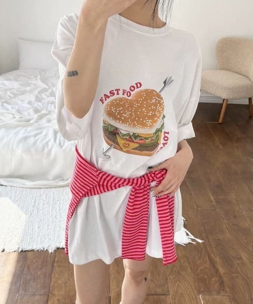 LAC-VERT(ラック・ヴェール)の「オーバーサイズフードTシャツ(Tシャツ/カットソー・レディース・ライトグレー/ホワイト/レッド/パープル・FREE)」の6枚目の写真