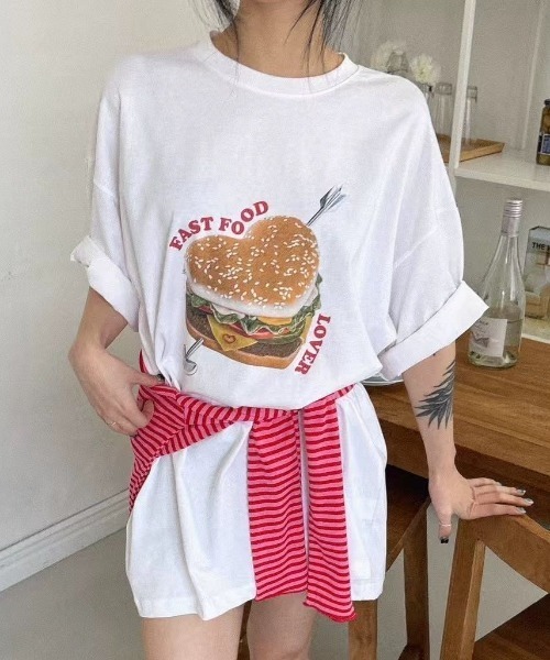 LAC-VERT(ラック・ヴェール)の「オーバーサイズフードTシャツ(Tシャツ/カットソー・レディース・ライトグレー/ホワイト/レッド/パープル・FREE)」の5枚目の写真