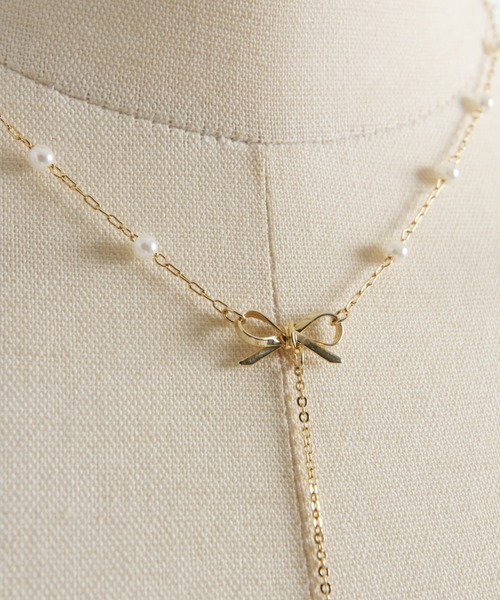 tocco closet（トッコ　クローゼット）の「リボン×パールネックレス（ネックレス・レディース・ゴールド・FREE）」の2枚目の写真