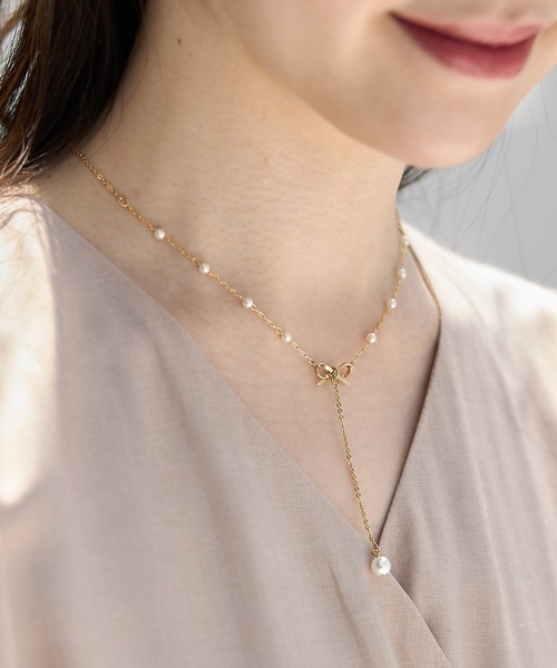 tocco closet（トッコ　クローゼット）の「リボン×パールネックレス（ネックレス・レディース・ゴールド・FREE）」の6枚目の写真