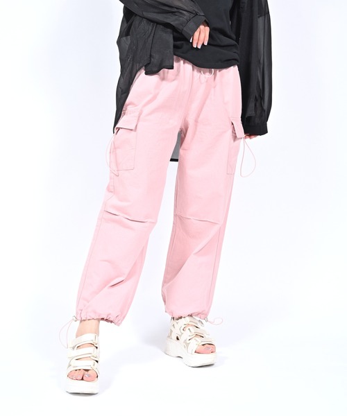 Alite cloth(アリーテクロス)の「アメリカンスタイルワイドカーゴパンツ(カーゴパンツ・レディース・ホワイト/ピンク/ブラック/グレー・M/L/S/XL)」の4枚目の写真