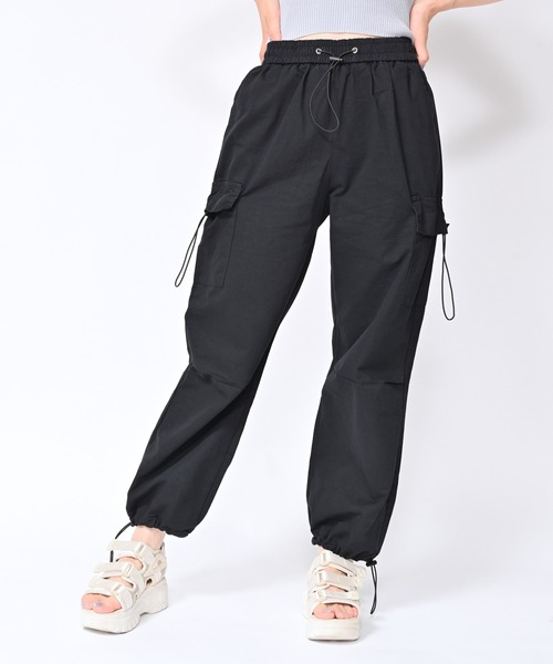 Alite cloth(アリーテクロス)の「アメリカンスタイルワイドカーゴパンツ(カーゴパンツ・レディース・ホワイト/ピンク/ブラック/グレー・M/L/S/XL)」の2枚目の写真