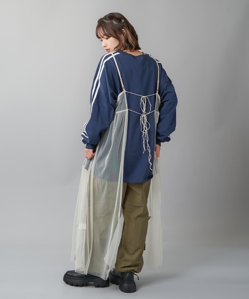 SPINNS（スピンズ）の「【2way!前後で着られる】チュールロングキャミワンピース レイヤード（ワンピース・レディース・アイボリー/ブルー/ブラック/チャコール/ピンク/グレイッシュベージュ/ピンク系その他/ライトブルー/レッド・ONESIZE）」の10枚目の写真