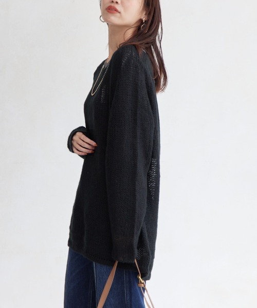 Chez toi(シェトワ)の「モヘアライクシアーVネックプルオーバー(ニット/セーター・レディース・オフホワイト/ブラック/ブルー・FREE)」の7枚目の写真