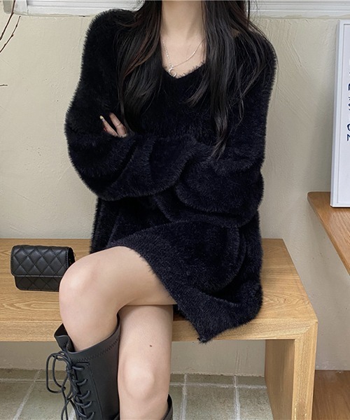 gossip！ロサンゼルス（ゴシップロサンゼルス）の「YUGA　Vネック　ルーズシルエットセーター（ニット/セーター・レディース・ブラウン/ブルー/オフホワイト/レッド/ブラック・FREE）」の8枚目の写真