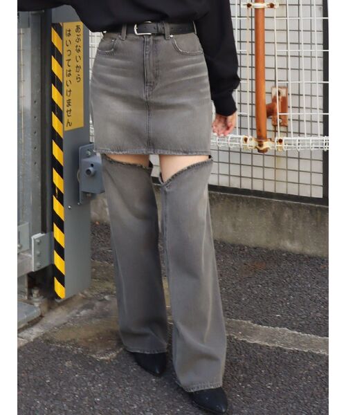 EVRIS（エヴリス）の「ドッキングデニムスカートパンツ（デニムパンツ・レディース・インディゴブルー/ブラック・MEDIUM/SMALL）」の2枚目の写真