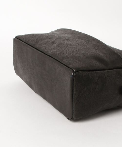 PATRICK STEPHAN（パトリックステファン）の「PATRICK STEPHAN/パトリックステファン/Leather shoulder bag 'tofu'　ショルダーバッグ/224ABG04（ショルダーバッグ・メンズ・ブラック・F）」の3枚目の写真