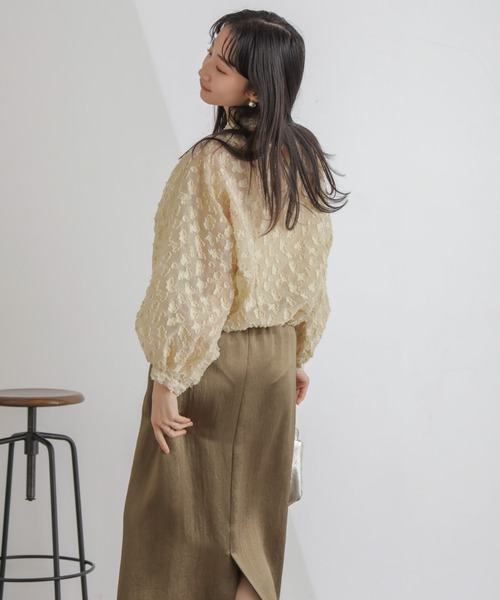 NANO universe(ナノユニバース)の「シアージャガードボリュームスリーブブラウス(シャツ/ブラウス・レディース・ブラック/イエロー・FREE)」の4枚目の写真