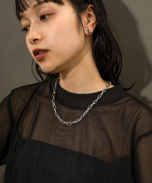 voov(ブーブ)の「【金属アレルギー対応】小さめ 艶感 ドロップ型 イヤリング 結婚式 デイリー(イヤリング・レディース・ゴールド/シルバー・フリー)」の11枚目の写真