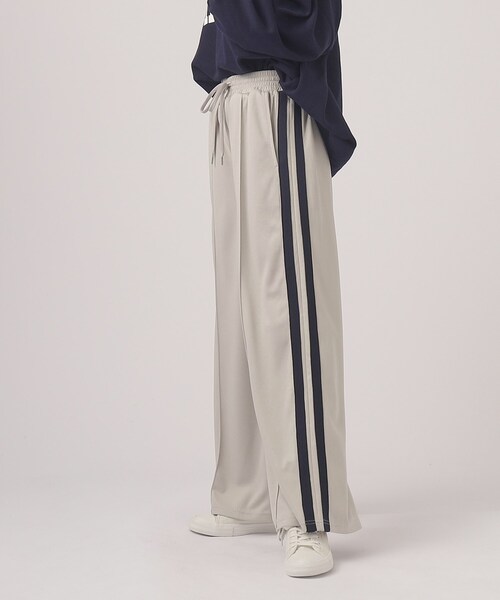 Cutie Blonde(キューティーブロンド)の「◆【セットアップ可】ライン入り トラックワイドパンツ(その他パンツ・レディース・グレー/ネイビー/ブラック・02/03/04)」の6枚目の写真