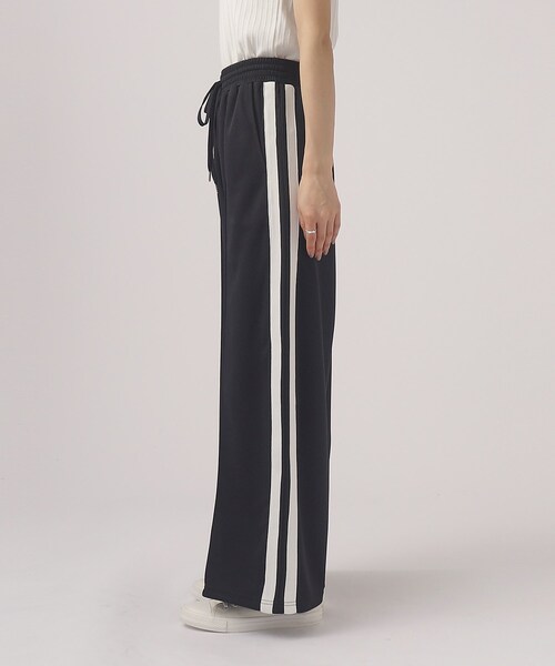 Cutie Blonde(キューティーブロンド)の「◆【セットアップ可】ライン入り トラックワイドパンツ(その他パンツ・レディース・グレー/ネイビー/ブラック・02/03/04)」の17枚目の写真