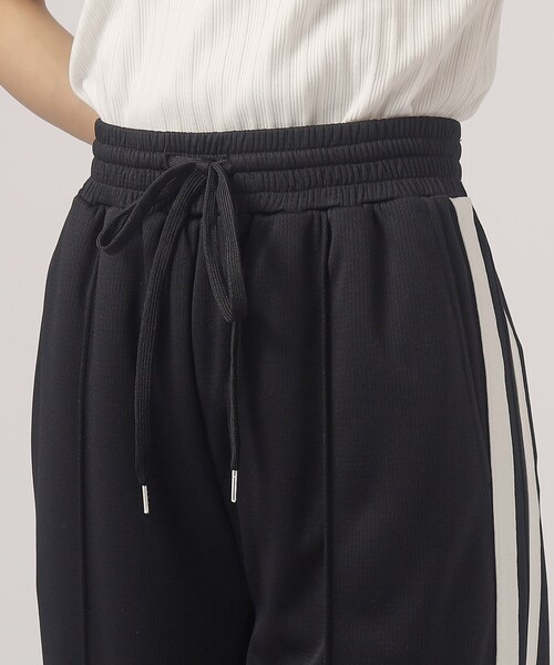 Cutie Blonde(キューティーブロンド)の「◆【セットアップ可】ライン入り トラックワイドパンツ(その他パンツ・レディース・グレー/ネイビー/ブラック・02/03/04)」の19枚目の写真