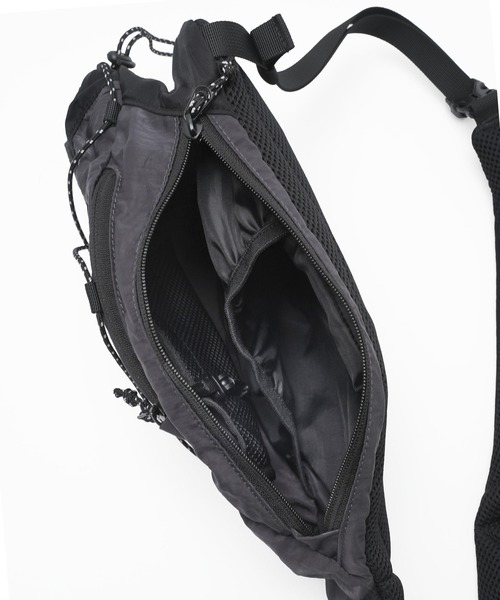 X-girl（エックスガール）の「BUNGEE CORD MINI BAG（ショルダーバッグ・レディース・ブルー/ブラック・ONE SIZE）」の13枚目の写真