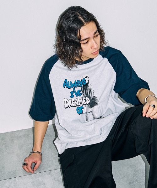 WEGO(ウィゴー)の「WEGO/フォトグラフィックラグランBIGT(Tシャツ/カットソー・メンズ・その他1/その他2・MEDIUM/LARGE)」の1枚目の写真