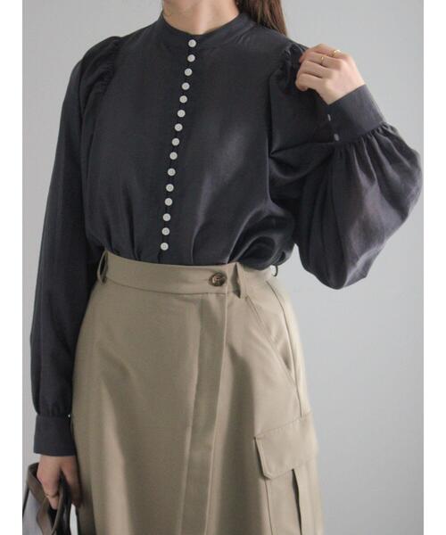 Te chichi（テチチ）の「フロントメニーボタンブラウス（シャツ/ブラウス・レディース・オフホワイト/チャコールグレー/イエロー・F）」の2枚目の写真