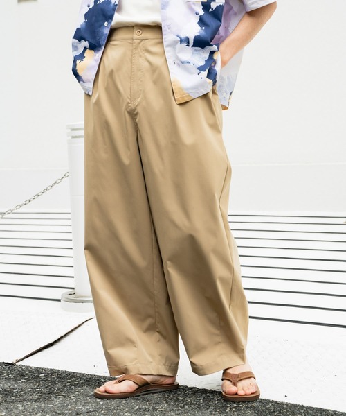 URBAN RESEARCH Sonny Label(アーバンリサーチサニーレーベル)の「『吸水速乾/接触冷感/イージーケア』マルチ機能バルーンパンツ(その他パンツ・メンズ・カーキ/ブラック/ベージュ・LARGE/MEDIUM)」の1枚目の写真