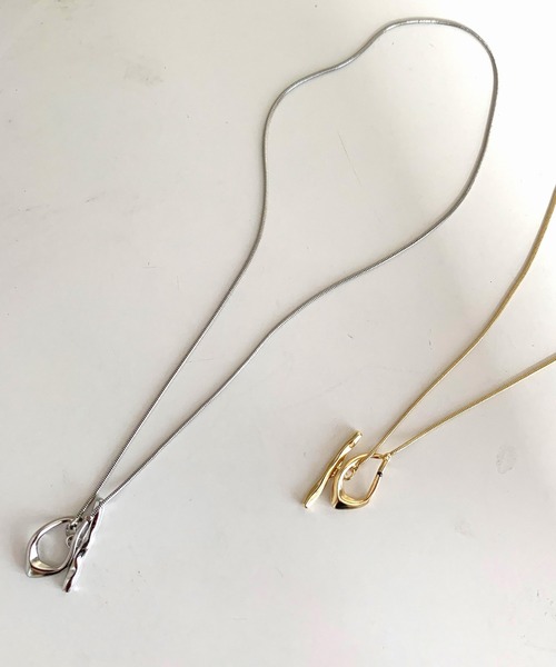 Q(キュー)の「マンテルショートネックレス(ネックレス・レディース・ゴールド/シルバー・ONE SIZE)」の2枚目の写真