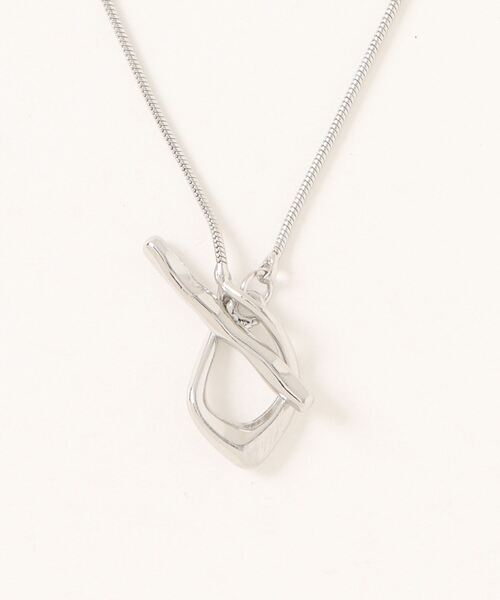 Q(キュー)の「マンテルショートネックレス(ネックレス・レディース・ゴールド/シルバー・ONE SIZE)」の3枚目の写真