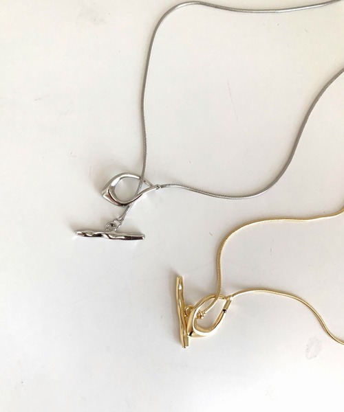 Q(キュー)の「マンテルショートネックレス(ネックレス・レディース・ゴールド/シルバー・ONE SIZE)」の8枚目の写真