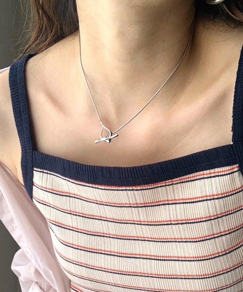 Q(キュー)の「マンテルショートネックレス(ネックレス・レディース・ゴールド/シルバー・ONE SIZE)」の9枚目の写真