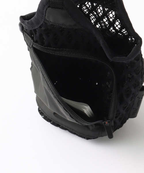 Snow Peak(スノーピーク)の「SNOWPEAK / スノーピーク Double Face Mesh Bottle Carrier(ショルダーバッグ・メンズ・ブラック・FREE)」の8枚目の写真