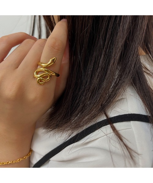 VIBGYOR（ヴィブジョー）の「【kocea】ステンレスリング/SNAKE 金属アレルギー対応アクセサリー (MA)（リング・レディース・C/D/A・FREE）」の2枚目の写真