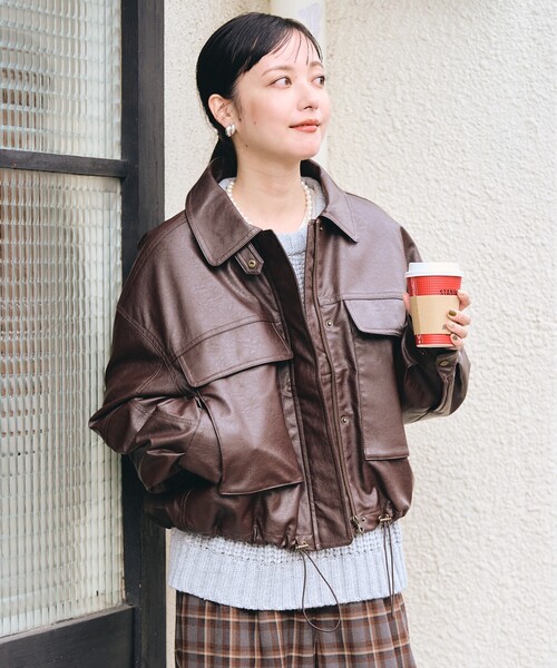 FREAK'S STORE（フリークスストア）の「フェイクレザー ショートブルゾン（ブルゾン・レディース・ブラウン/ブラック/オフホワイト・ﾌﾘ-）」の9枚目の写真
