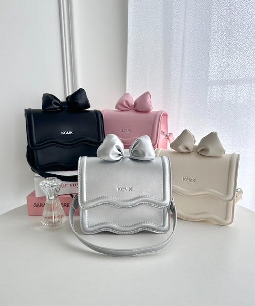 Loueme(ルエム)の「トップリボン2WAYショルダーバッグ(ショルダーバッグ・レディース・ピンク/シルバー/アイボリー/ブラック・FREE)」の4枚目の写真