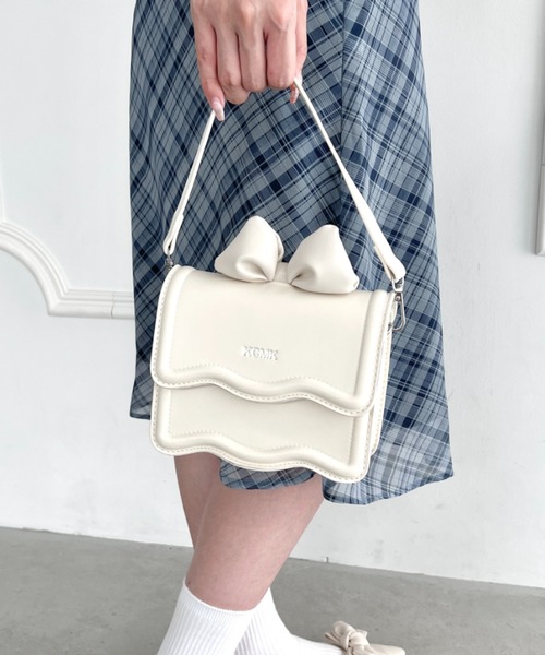 Loueme(ルエム)の「トップリボン2WAYショルダーバッグ(ショルダーバッグ・レディース・ピンク/シルバー/アイボリー/ブラック・FREE)」の17枚目の写真