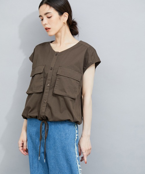 le cercle ADAM ET ROPE'(ルセルクルアダムエロペ)の「裾ドロストノースリーブブラウス(シャツ/ブラウス・レディース・ブラック/ダークブラウン・FREE)」の4枚目の写真