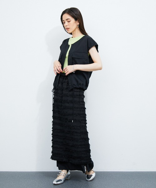 le cercle ADAM ET ROPE'(ルセルクルアダムエロペ)の「裾ドロストノースリーブブラウス(シャツ/ブラウス・レディース・ブラック/ダークブラウン・FREE)」の5枚目の写真