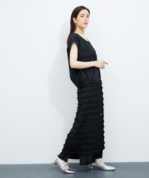 le cercle ADAM ET ROPE'(ルセルクルアダムエロペ)の「裾ドロストノースリーブブラウス(シャツ/ブラウス・レディース・ブラック/ダークブラウン・FREE)」の7枚目の写真