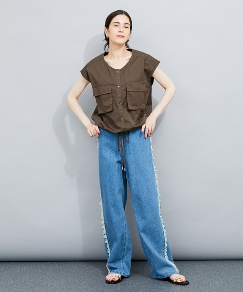 le cercle ADAM ET ROPE'(ルセルクルアダムエロペ)の「裾ドロストノースリーブブラウス(シャツ/ブラウス・レディース・ブラック/ダークブラウン・FREE)」の8枚目の写真