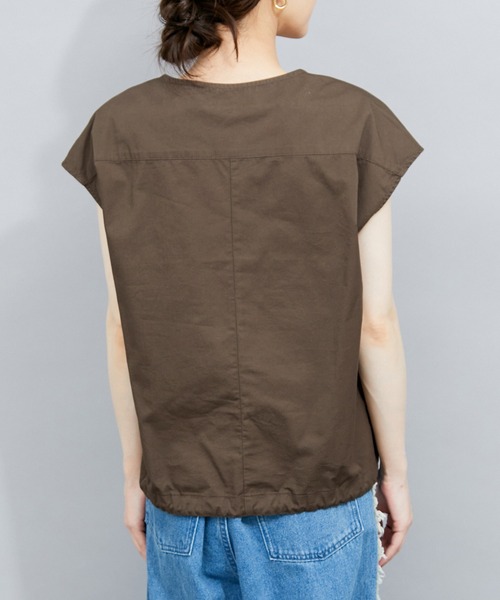 le cercle ADAM ET ROPE'(ルセルクルアダムエロペ)の「裾ドロストノースリーブブラウス(シャツ/ブラウス・レディース・ブラック/ダークブラウン・FREE)」の12枚目の写真