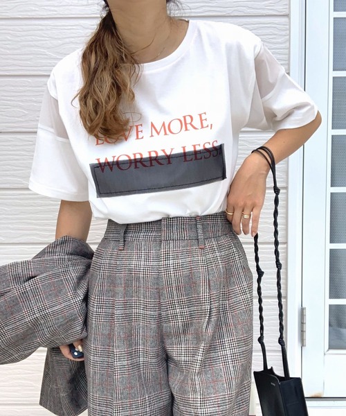 Q（キュー）の「ロゴチュールT（Tシャツ/カットソー・レディース・ホワイト/チャコールグレー・MEDIUM）」の2枚目の写真