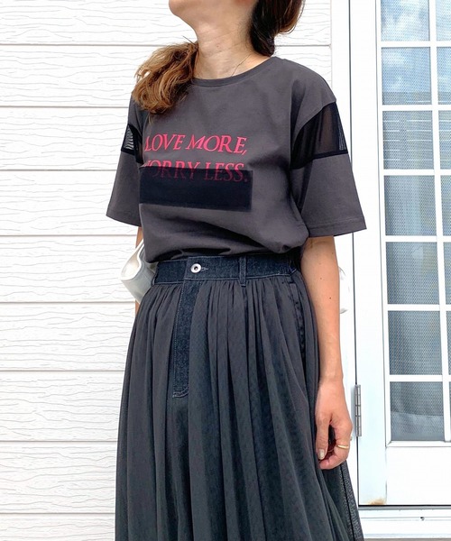 Q（キュー）の「ロゴチュールT（Tシャツ/カットソー・レディース・ホワイト/チャコールグレー・MEDIUM）」の10枚目の写真